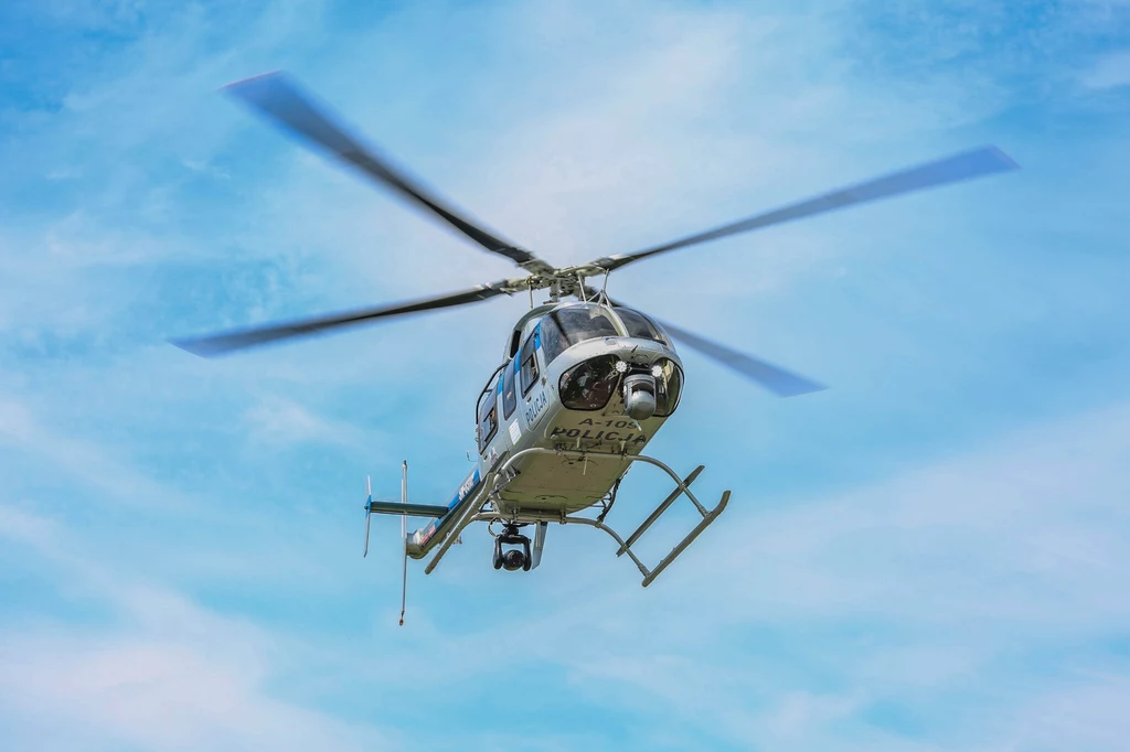 Śmigłowiec Bell-407GXi. To on był najważniejszym narzędziem policjantów, poszukujących podejrzanego ze Starej Wsi