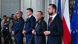 Od lewej: Włodzimierz Czarzasty, Szymon Hołownia, Donald Tusk, Władysław Kosiniak-Kamysz