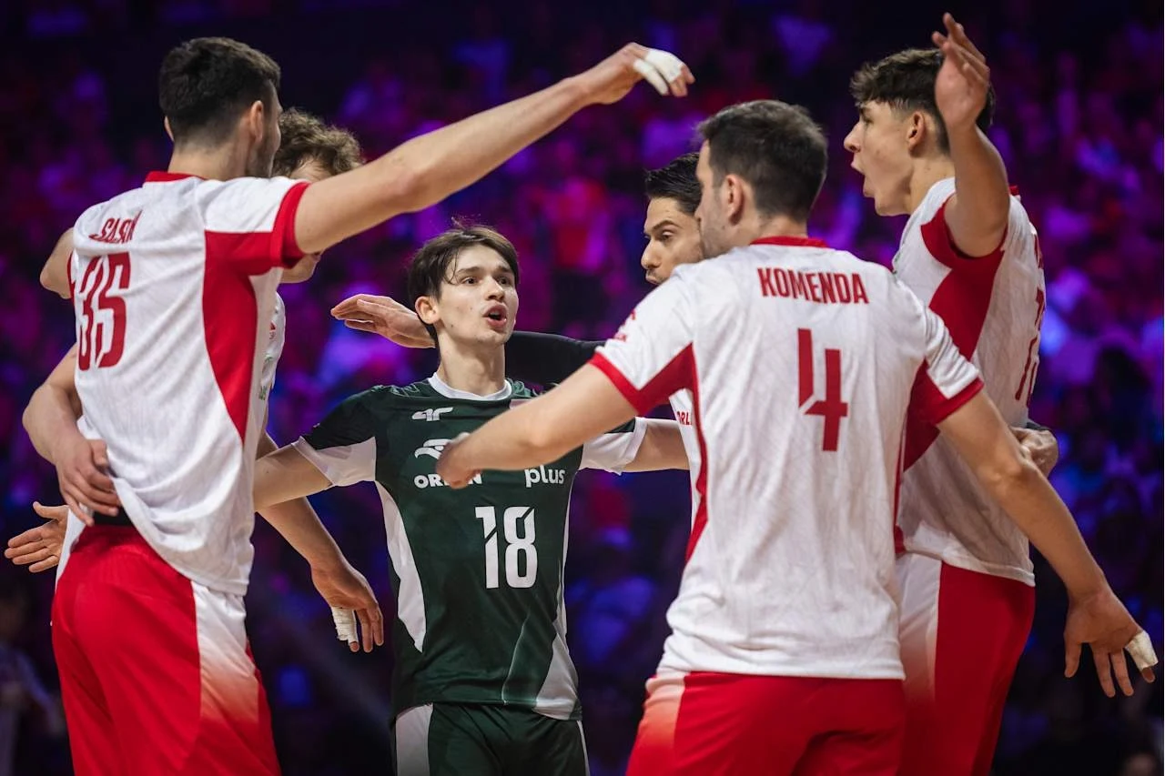 Polscy siatkarze są wiceliderami Ligi Narodów. Maksymilian Granieczny (nr 18) z pewnością wykorzystał szansę w pierwszych meczach