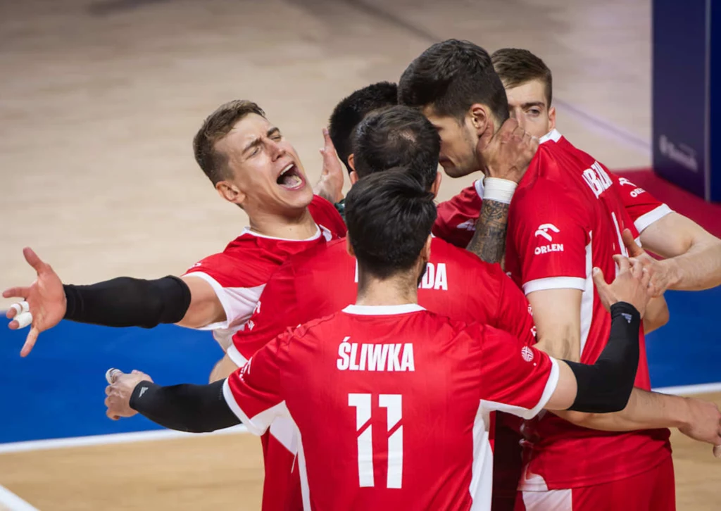Liga Narodów siatkarzy. Artur Szalpuk (z lewej) jest jednym z wygranych Ligi Narodów. Co zrobi Nikola Grbić? Liga Narodów siatkarzy. Artur Szalpuk (z lewej) jest jednym z wygranych Ligi Narodów. Co zrobi Nikola Grbić?