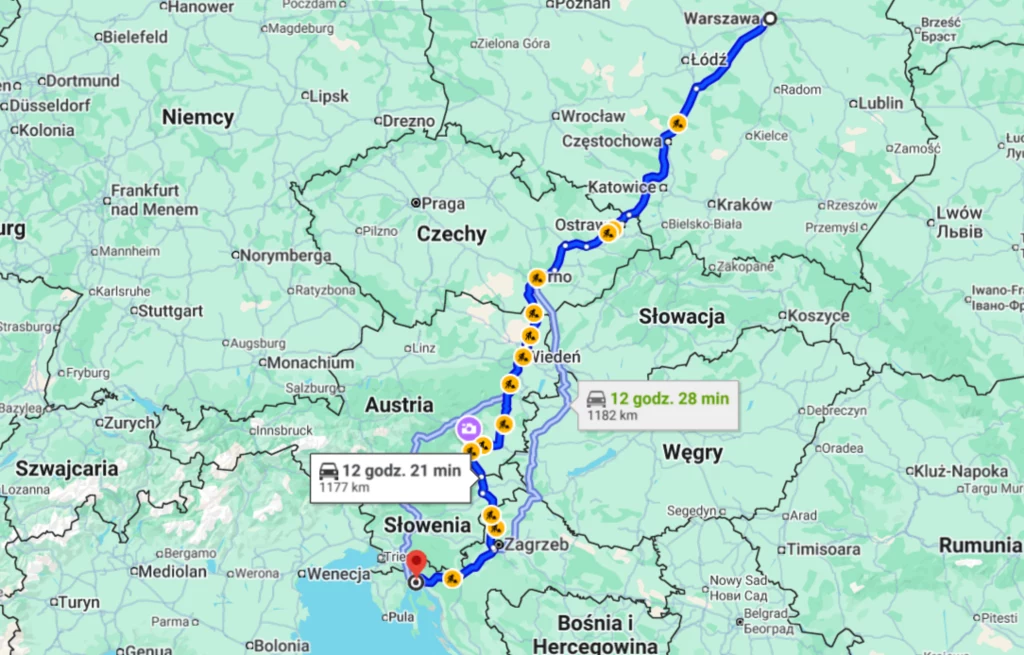 Najszybsza trasa z Warszawy do Rijeki liczy niespełna 1200 km. Mapa Europy Środkowej z wyznaczoną trasą drogową prowadzącą z Warszawy do Wenecji, przedstawiająca przebieg przez Polskę, Czechy, Austrię i Słowenię, wraz z szacowanym czasem podróży i alternatywną trasą.