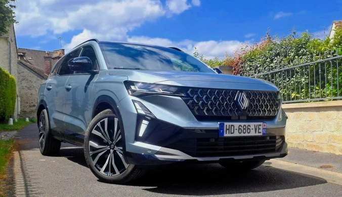 Renault Espace i Symbioz z poprawionymi napędami. Rzucają wyzwanie Toyocie. 