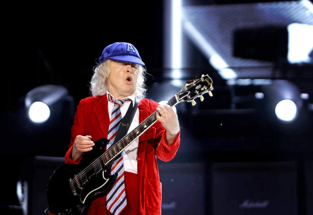 Angus Young jest liderem AC/DC Angus Young jest liderem AC/DC