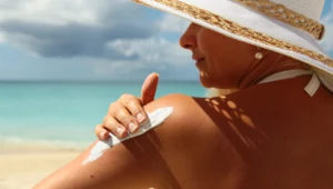 Domowe SOS po opalaniu: naturalne sposoby na ukojenie i szybką regenerację skóry