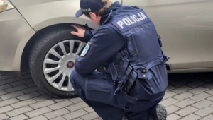 Policjant podczas kontroli spojrzał na opony. Mandat to 3 tys. zł