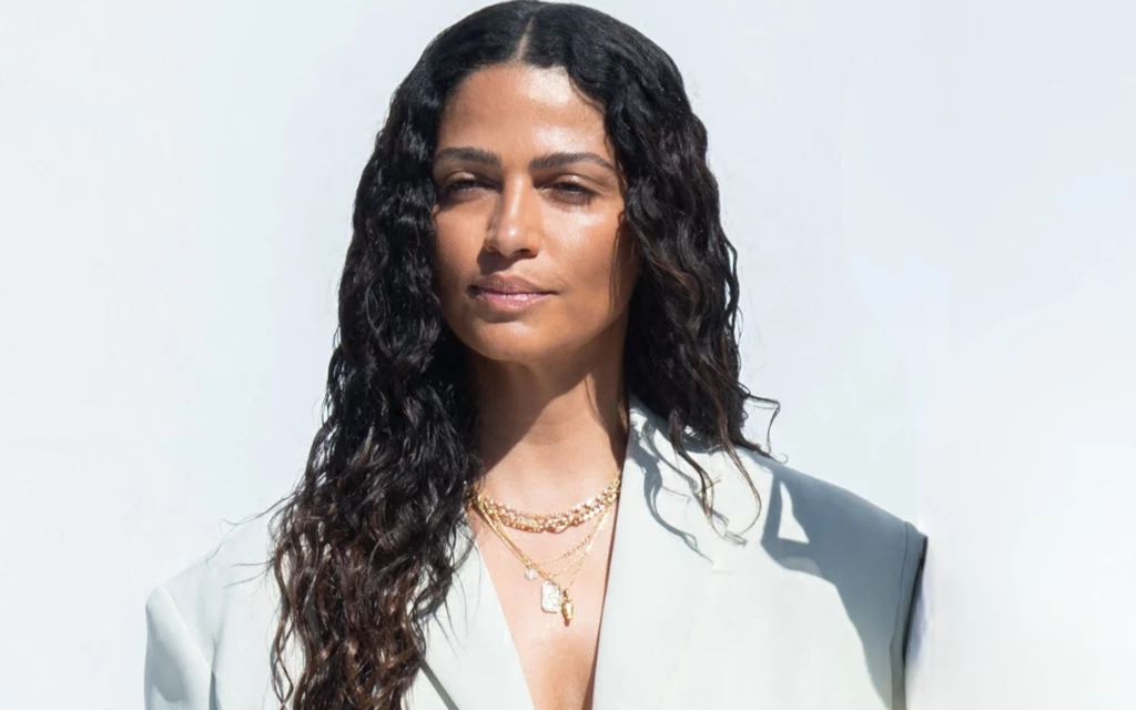 Camila Alves to brazylijska piękność - jej makijaż pięknie podkreślił urodę 