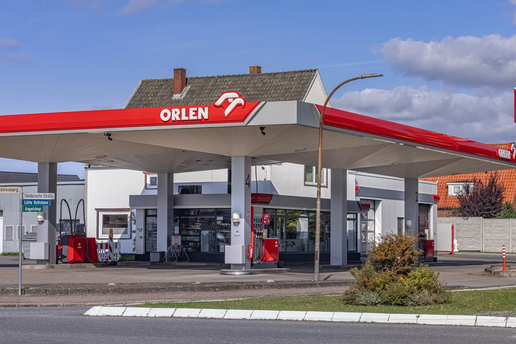 Stacje ładowanie Orlen Charge znajdziemy na niektórych stacjach paliw Stacje ładowanie Orlen Charge znajdziemy na niektórych stacjach paliw
