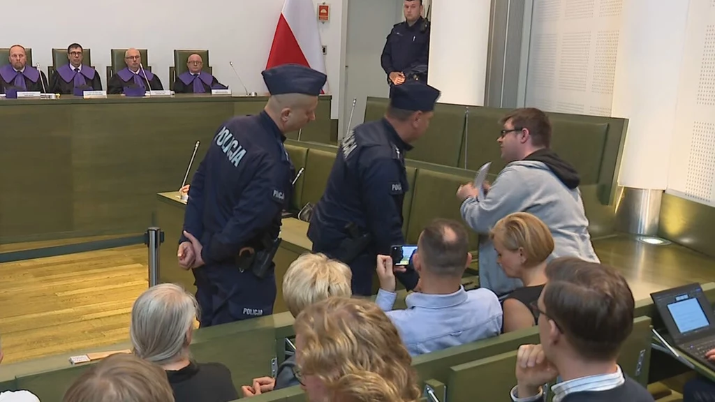 Zamieszanie w trakcie posiedzenia Sądu Najwyższego Zamieszanie w trakcie posiedzenia Sądu Najwyższego