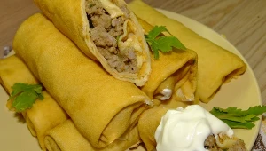 Te naleśniki są o niebo lepsze od zwykłych z serem. Rodzina wyliże talerze