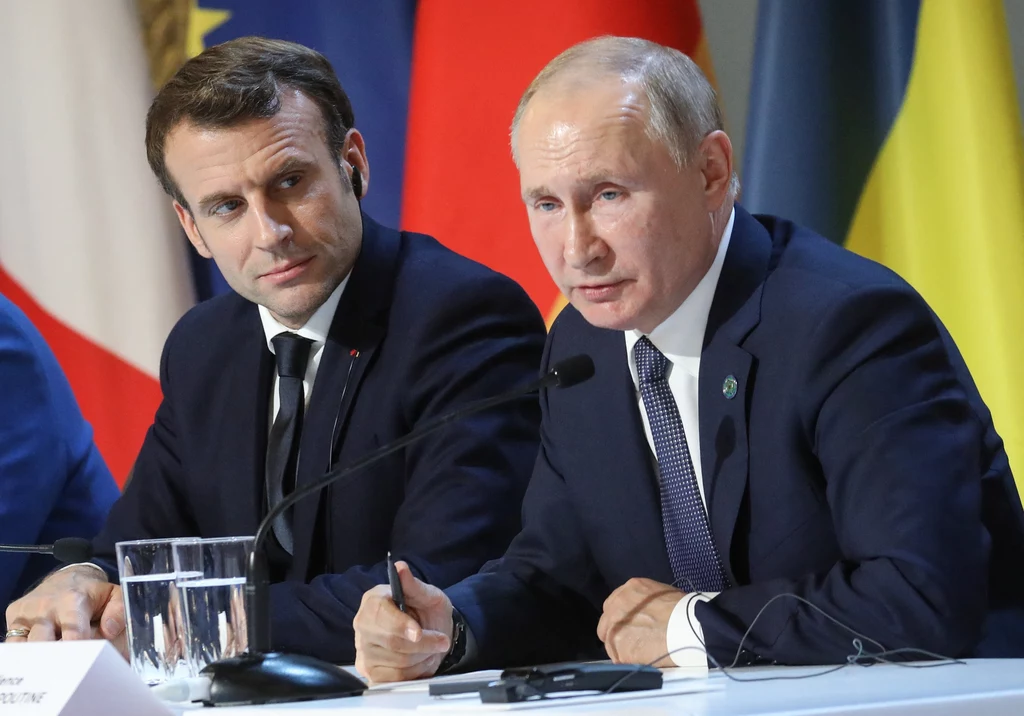 Władimir Putin i Emmanuel Macron. Zdjęcie archiwalne z 2019 roku