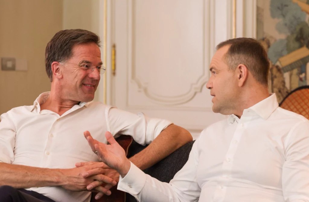 Mark Rutte i Karol Nawrocki. Politycy spotkali się w Brukseli Mark Rutte i Karol Nawrocki. Politycy spotkali się w Brukseli