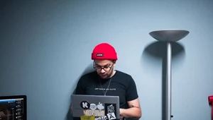Jeśli chcesz dotrzeć do swoich klientów i wyróżnić się na tle konkurencji, musisz włączyć wideo do swojej strategii