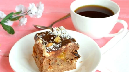 Pyszny sernik z dodatkiem kakao i pomarańczowej konfitury 