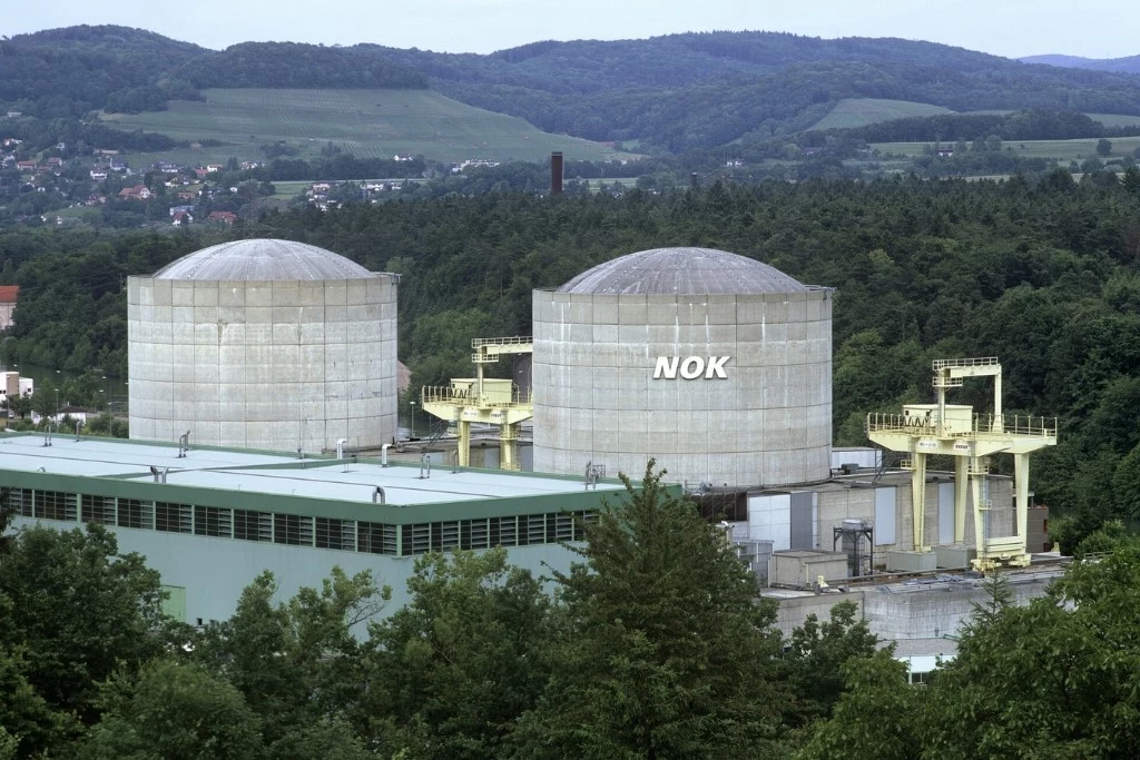 Szwajcarska elektrownia atomowa Beznau. To najstarszy tego typu obiekt w Europie i jeden z najstarszych na świecie Szwajcarska elektrownia atomowa Beznau. To najstarszy tego typu obiekt w Europie i jeden z najstarszych na świecie