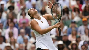 Aryna Sabalenka podczas meczu z Marie Bouzkovą na Wimbledonie, 02.07.2025 r.