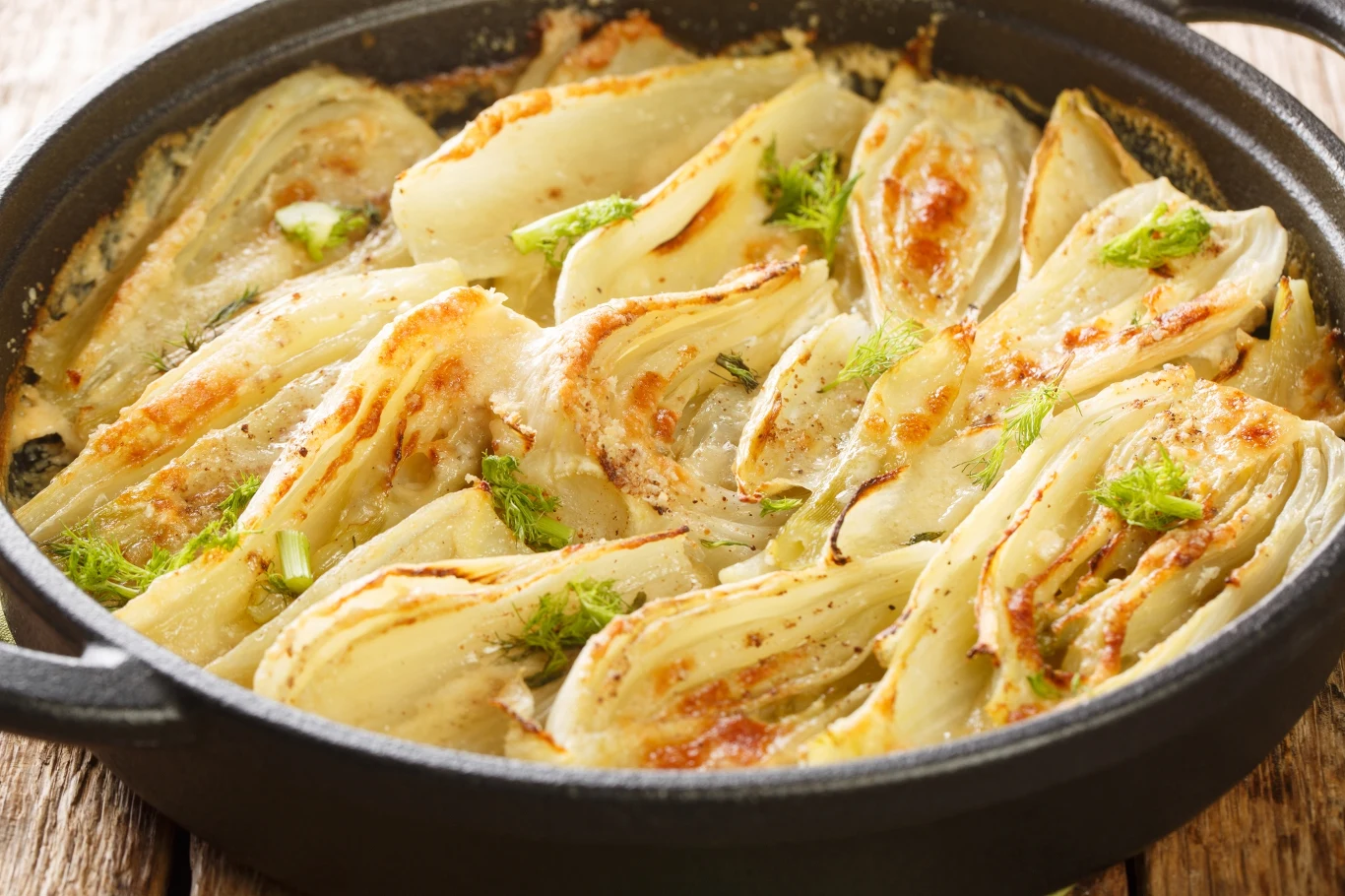 Jak przygotować cykorię? Świetnie smakuje zapiekana z parmezanem. Jak przygotować cykorię? Świetnie smakuje zapiekana z parmezanem.