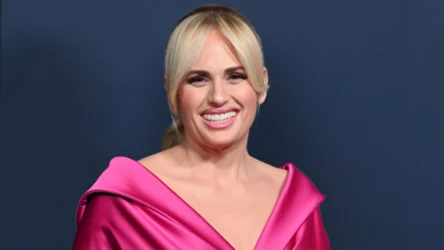 Kiedyś wszyscy krytykowali jej wygląd. Dziś Rebel Wilson zachwyca metamorfozą i milionami na koncie