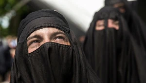 Kazachstan wprowadza zakaz zakrywania noszenia burek i nikabu 