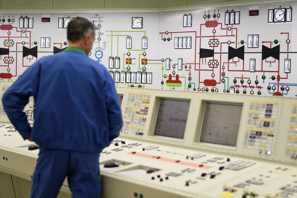 Centrum sterowania szwajcarskiej elektrowni atomowej Beznau. Z powodu zbyt wysokiej temperatury w rzece trzeba było wyłączyć oba tamtejsze reaktory Centrum sterowania szwajcarskiej elektrowni atomowej Beznau. Z powodu zbyt wysokiej temperatury w rzece trzeba było wyłączyć oba tamtejsze reaktory