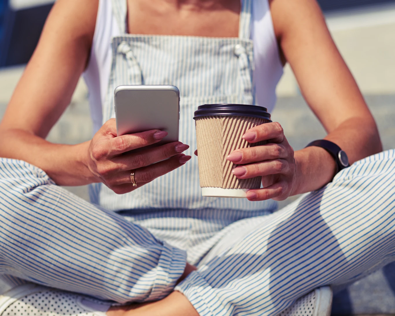 W upały smartfony mogą przegrzewać się bardziej niż zwykle. Wówczas możesz spróbować schłodzić je za pomocą prostych trików W upały smartfony mogą przegrzewać się bardziej niż zwykle. Wówczas możesz spróbować schłodzić je za pomocą prostych trików