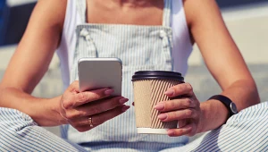 Smartfon źle reaguje na wysokie temperatury? Tak szybko go schłodzisz