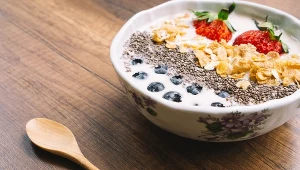 Chia najlepiej zjeść wieczorem. W takiej formie wspiera jelita i mózg