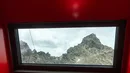 Widok z okna z toalety pod Rysami