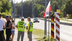 Tymczasowe kontrole na granicy. Polacy ocenili decyzję rządu