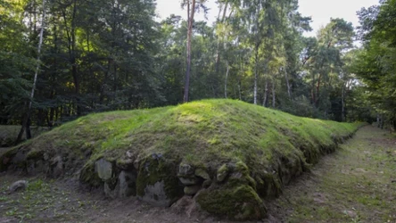 „Polskie piramidy” to relikty przeszłości, ale także żywe świadectwo ludzkiej kreatywności i duchowości
