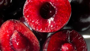 Dobrze wpływają na wzrok i opóźniają proces starzenia się. Jedź, póki trwa sezon