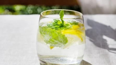 Co warto pić w trakcie upału, a czego lepiej unikać?