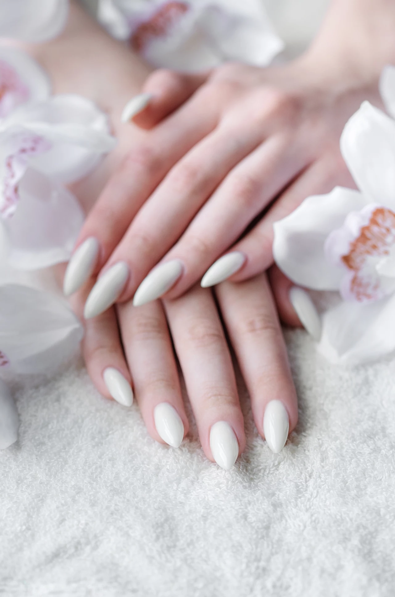 Manicure coconut nails to hit tego lata
