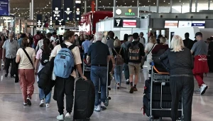 Na paryskim lotnisku Roissy-Charles de Gaulle tysiące pasażerów nie mogło polecieć w podróż