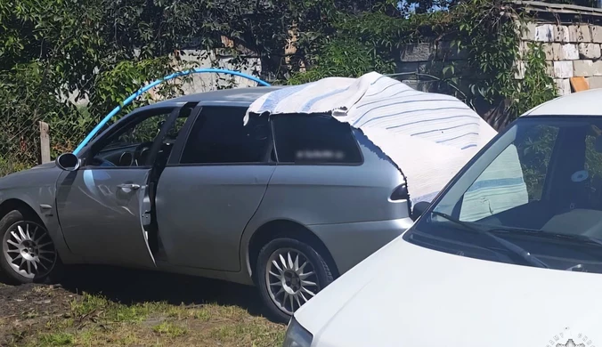 Kierowca myślał, że tak ukryje swój samochód