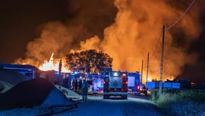 Potężny pożar w Wielkopolsce. Ogień widoczny z daleka