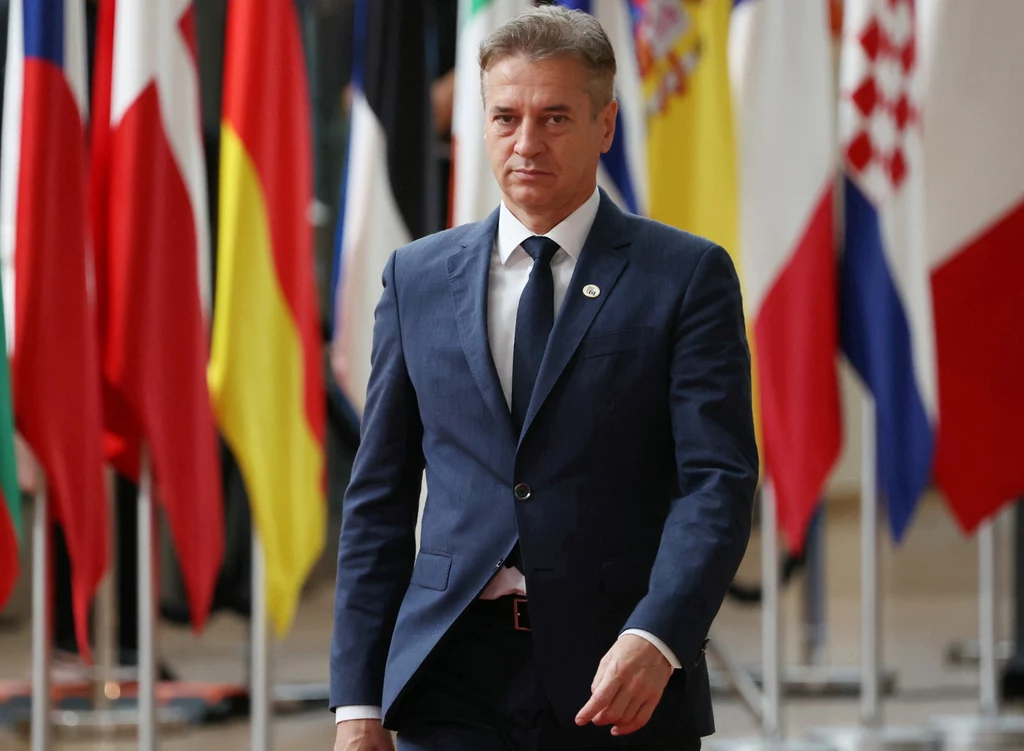 Premier Słowenii chce referendum ws. NATO. To reakcja po głosowaniu w parlamencie Premier Słowenii chce referendum ws. NATO. To reakcja po głosowaniu w parlamencie