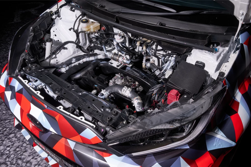 Inżynierowie Toyoty przekonują, że nowy silnik bez problemu osiągnie moc ponad 600 KM. Inżynierowie Toyoty przekonują, że nowy silnik bez problemu osiągnie moc ponad 600 KM.