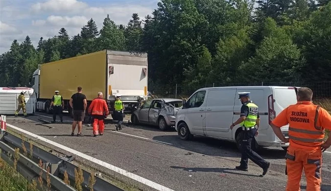 Poważne karambole na trasach S7. Lądowało Lotnicze Pogotowie Ratunkowe