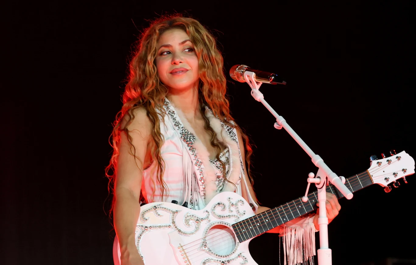 Shakira Shakira