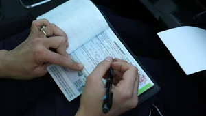 Wydał kilkadziesiąt złotych. Teraz mandat 500 zł i 12 punktów mu nie grożą