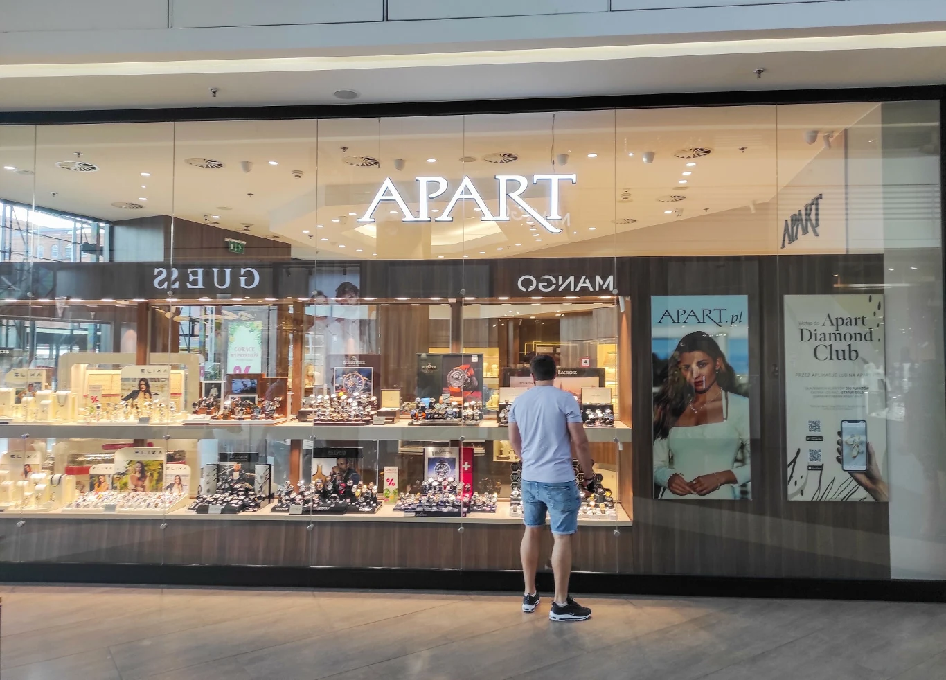 Apart działa na polskim rynku od 1977 roku