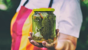 Jak przygotować idealne, chrupiące i aromatyczne ogórki po kaszubsku? 