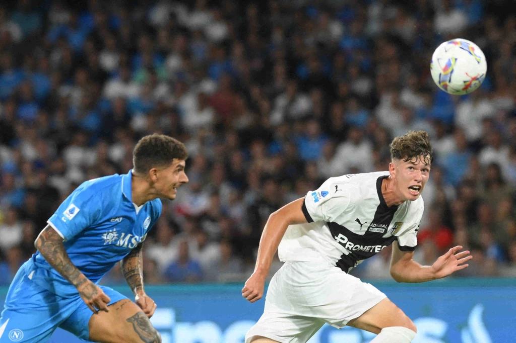 Mateusz Kowalki podczas swojego debiutu w Serie A przeciwko Napoli Mateusz Kowalki podczas swojego debiutu w Serie A przeciwko Napoli