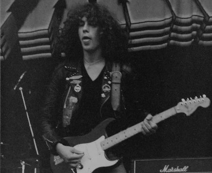 Peter Brabbs był pierwszym gitarzystą grupy Tank
