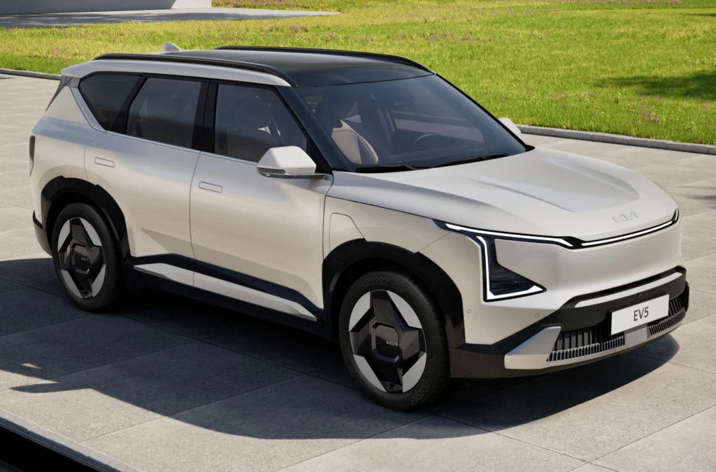 Kia EV5 – nowy elektryczny SUV segmentu C, zaprojektowany z myślą o rynku europejskim. Kia EV5 – nowy elektryczny SUV segmentu C, zaprojektowany z myślą o rynku europejskim.