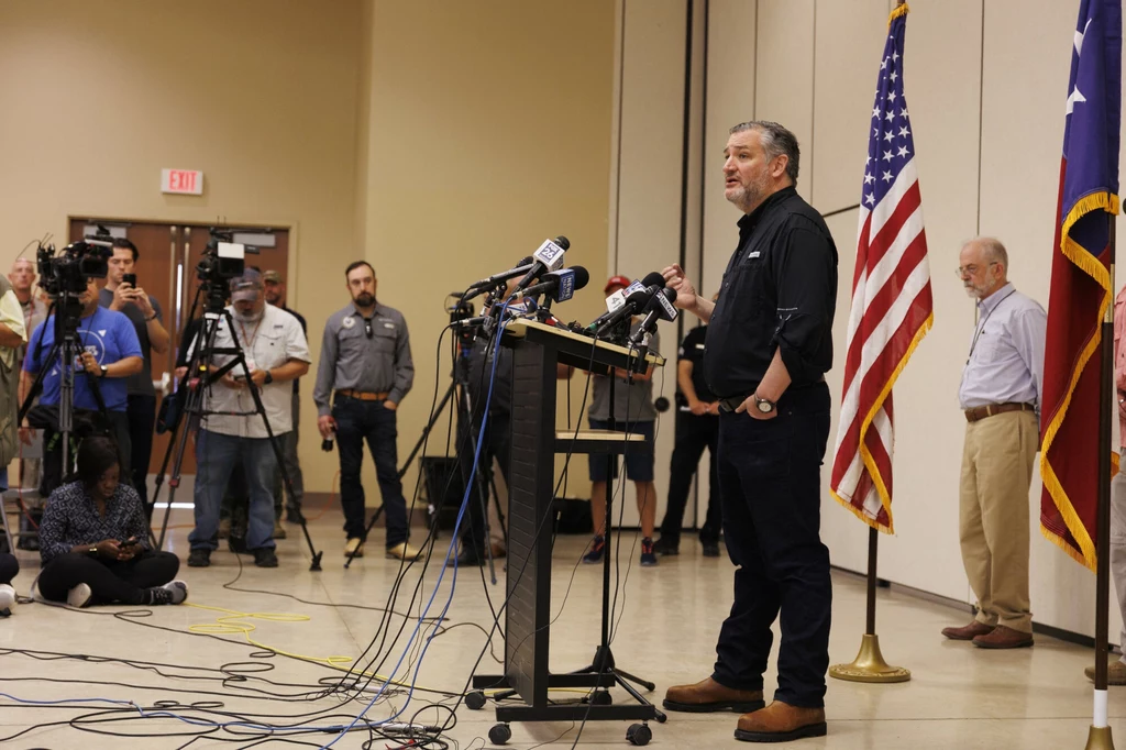 Ted Cruz przebywał na urlopie, gdy Teksas nawiedziły powodzie błyskawiczne
