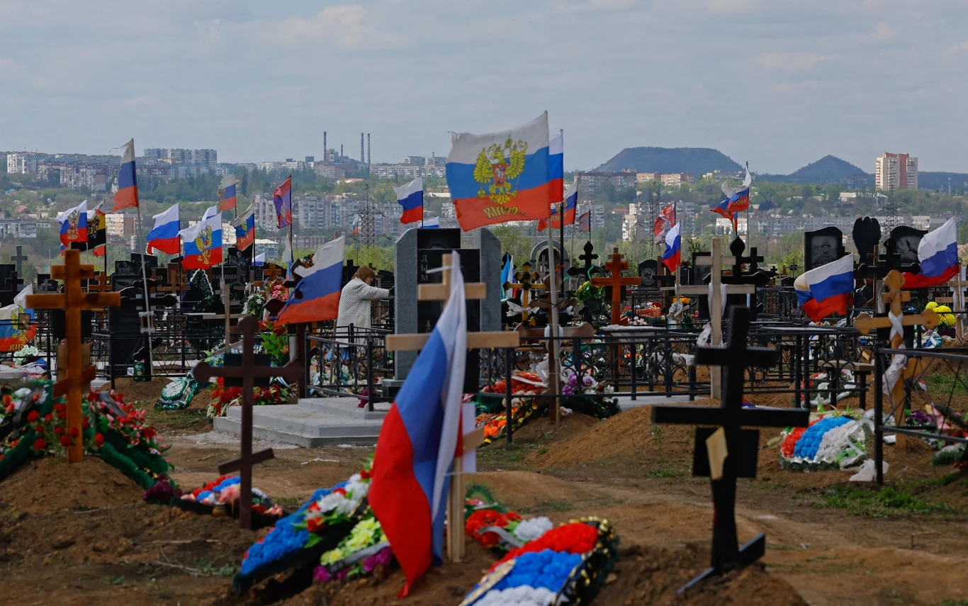 Groby rosyjskich żołnierzy zabitych w trakcie wojny na Ukrainie Groby rosyjskich żołnierzy zabitych w trakcie wojny na Ukrainie