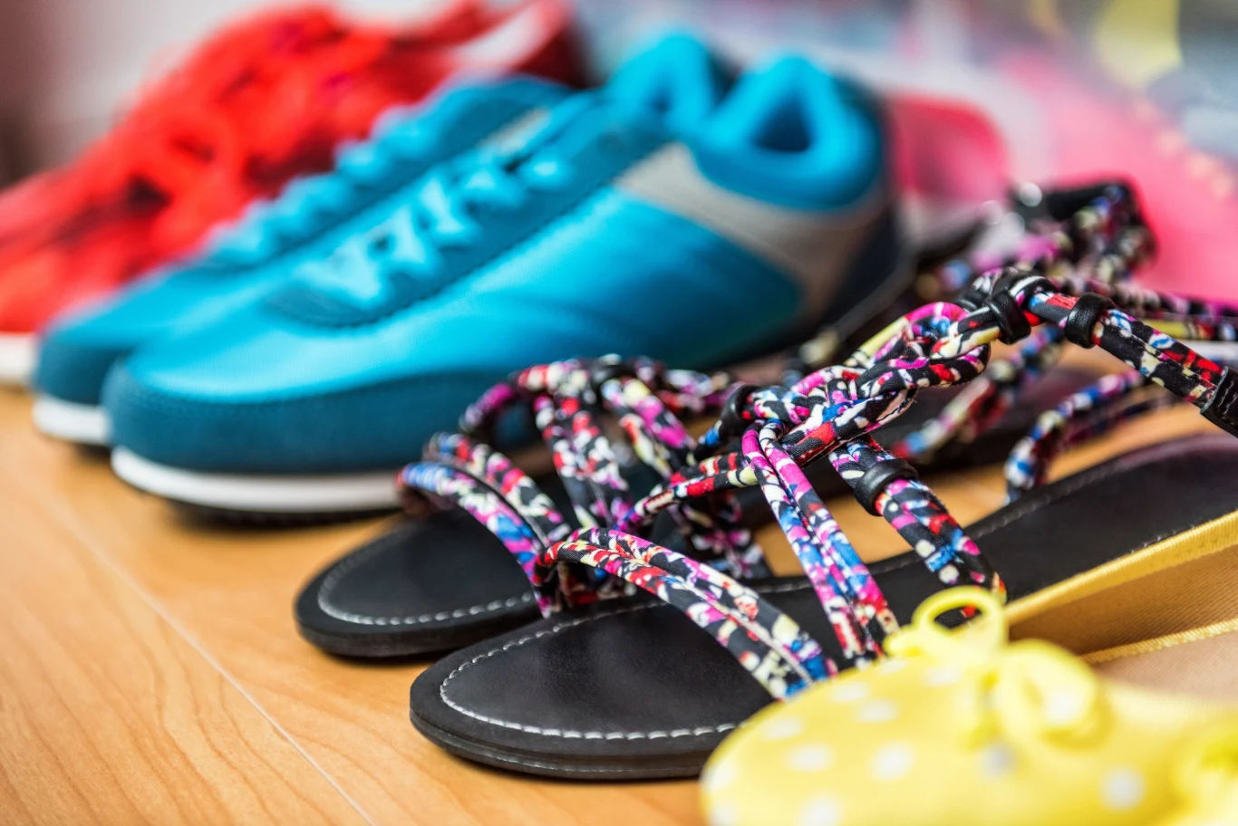 Nie wszystkie modne buty na lato są zdrowe dla stóp Nie wszystkie modne buty na lato są zdrowe dla stóp