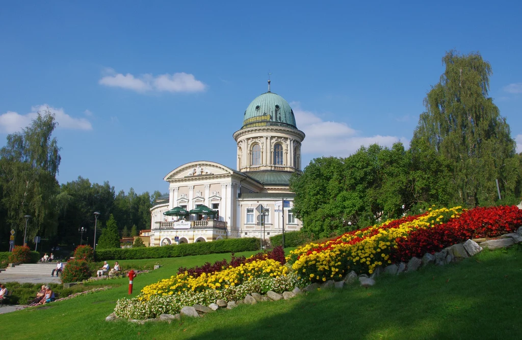 Lądek-Zdrój to nie tylko uzdrowisko - miasto ma wiele atrakcji z arboretum na czele Lądek-Zdrój to nie tylko uzdrowisko - miasto ma wiele atrakcji z arboretum na czele