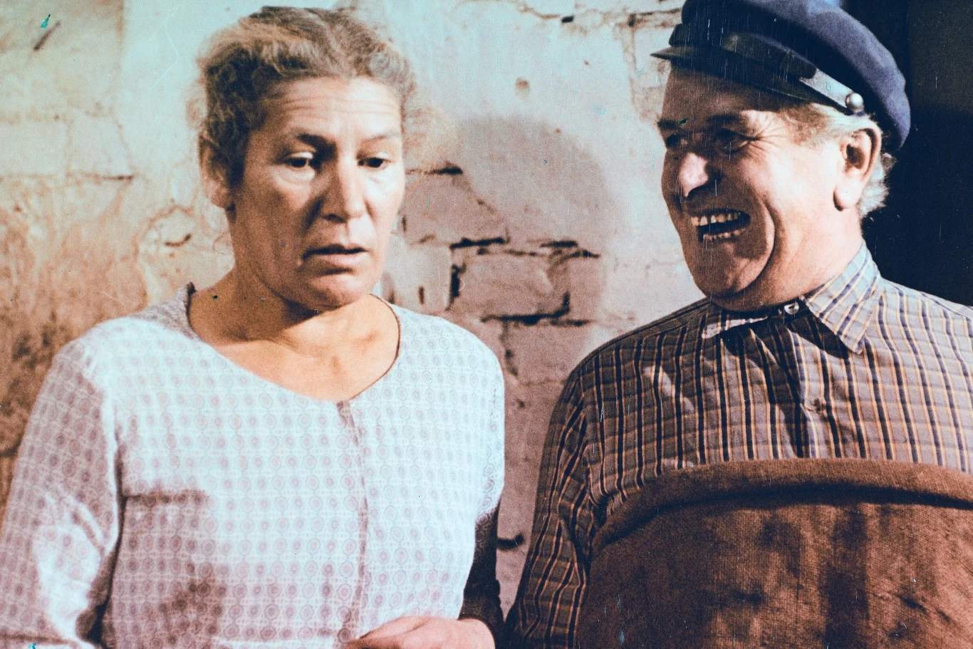 Maria Zbyszewska i Wacław Kowalski w filmie "Nie ma mocnych" Maria Zbyszewska i Wacław Kowalski w filmie "Nie ma mocnych"